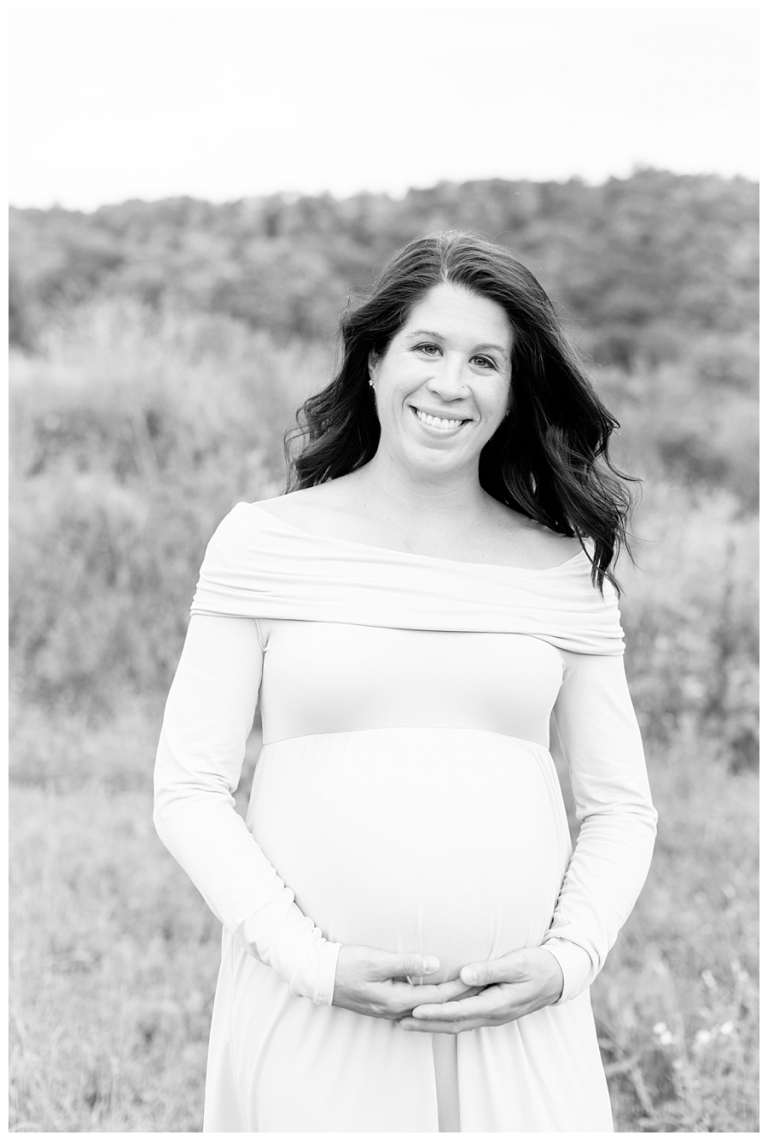 Blacksburg Baby Photography,Blacksburg Maternity Photography,Farm Maternity Photos,Roanoke Baby Photography,Roanoke Maternity Photography,Weimaraner,