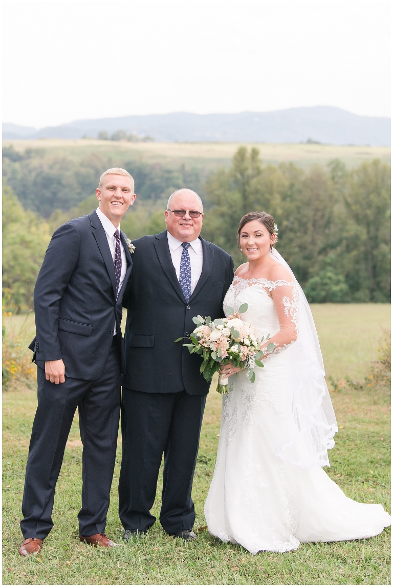 Blacksburg Wedding Photographer,Glenburn Farm Wedding,On the Glen at Glenburn,Roanoke Farm Wedding,Roanoke Wedding Photographer,